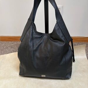 Kooba EUC like new zip shoulder strap bag